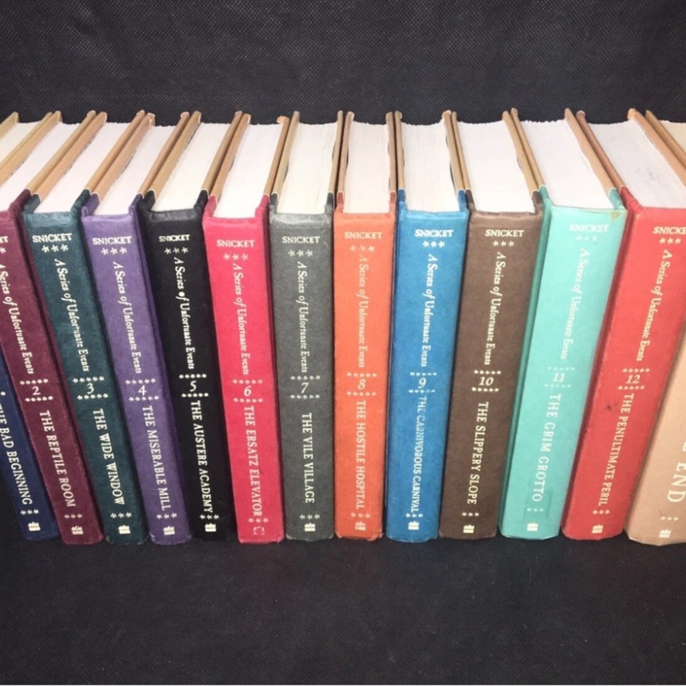A Series of Unfortunate Events Book Set